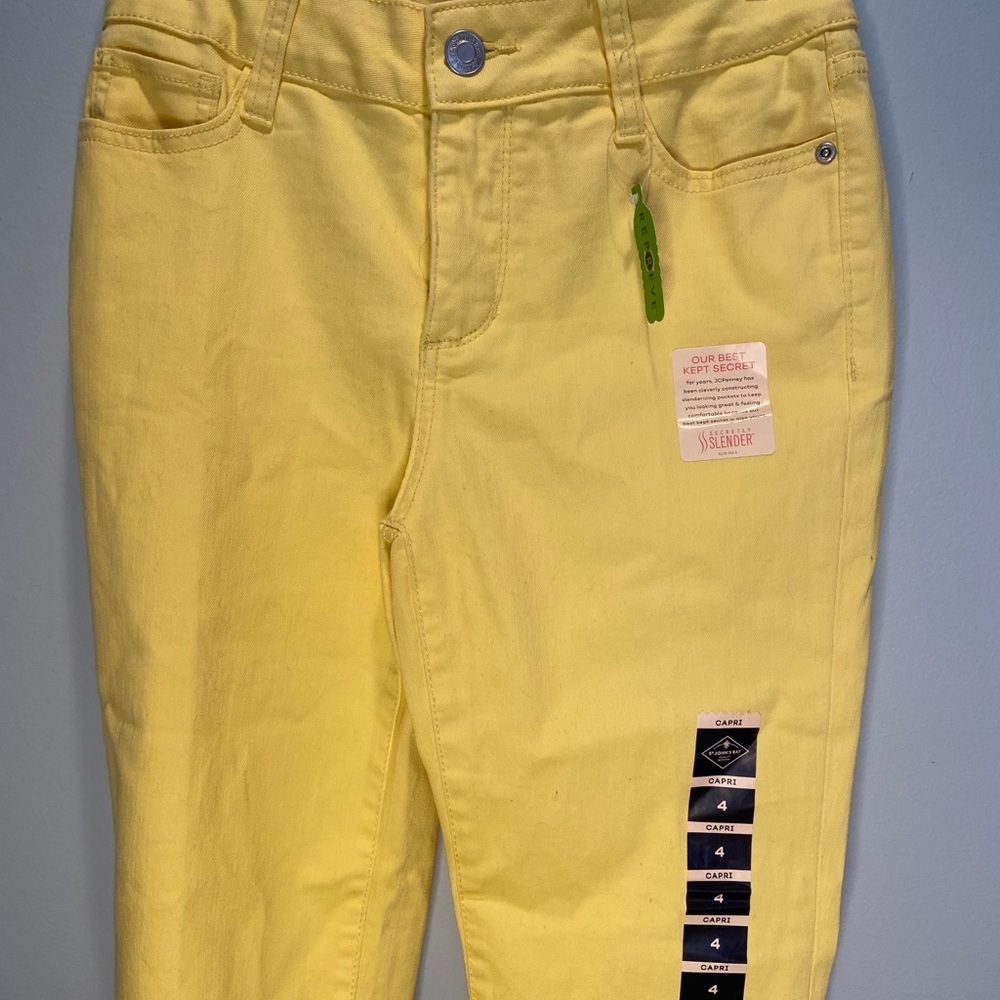 Women’s cropped Capri pants